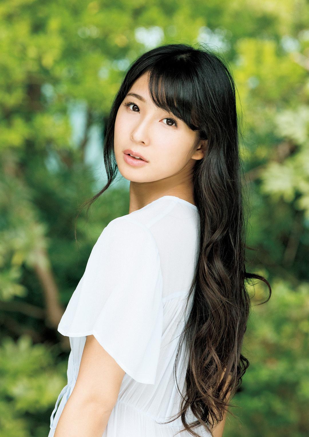 川崎あや1st写真集 『触れてくれますか』 封面